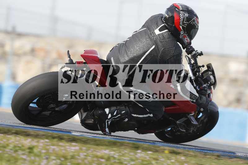 /Archiv-2024/02 29.01.-02.02.2024 Moto Center Thun Jerez/Gruppe gruen-green/6